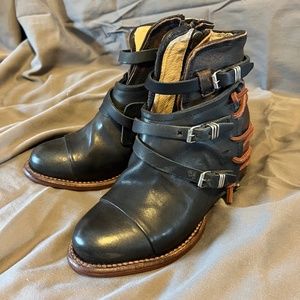 Freebird Crue booties - black with brown detail - size 6